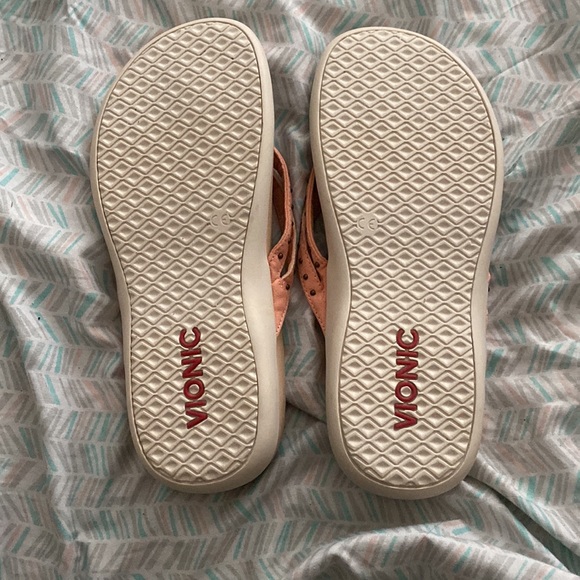 Vionic flip flops flip flop size 7 - Picture 5 of 5